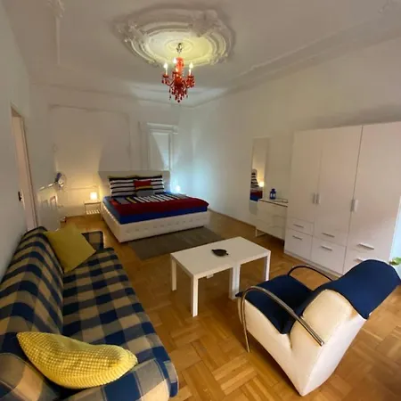 Apartamento Monolit City Center