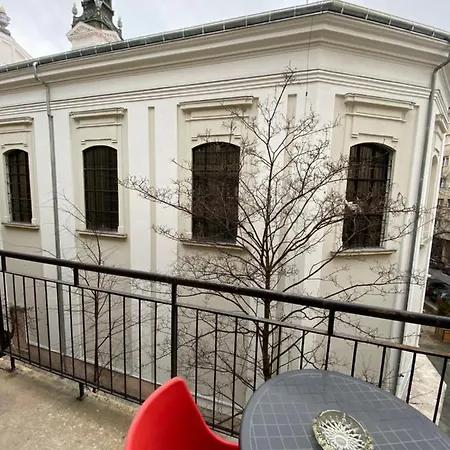 Monolit City Center Budapeste